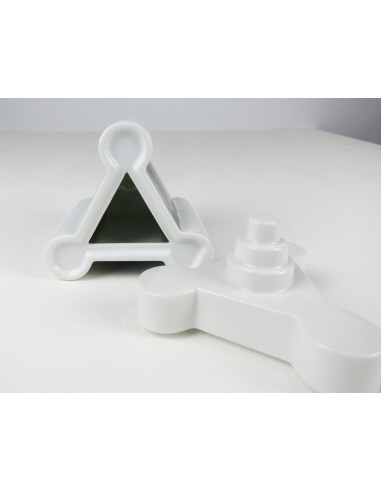 Small lidded box by Heide Warlamis